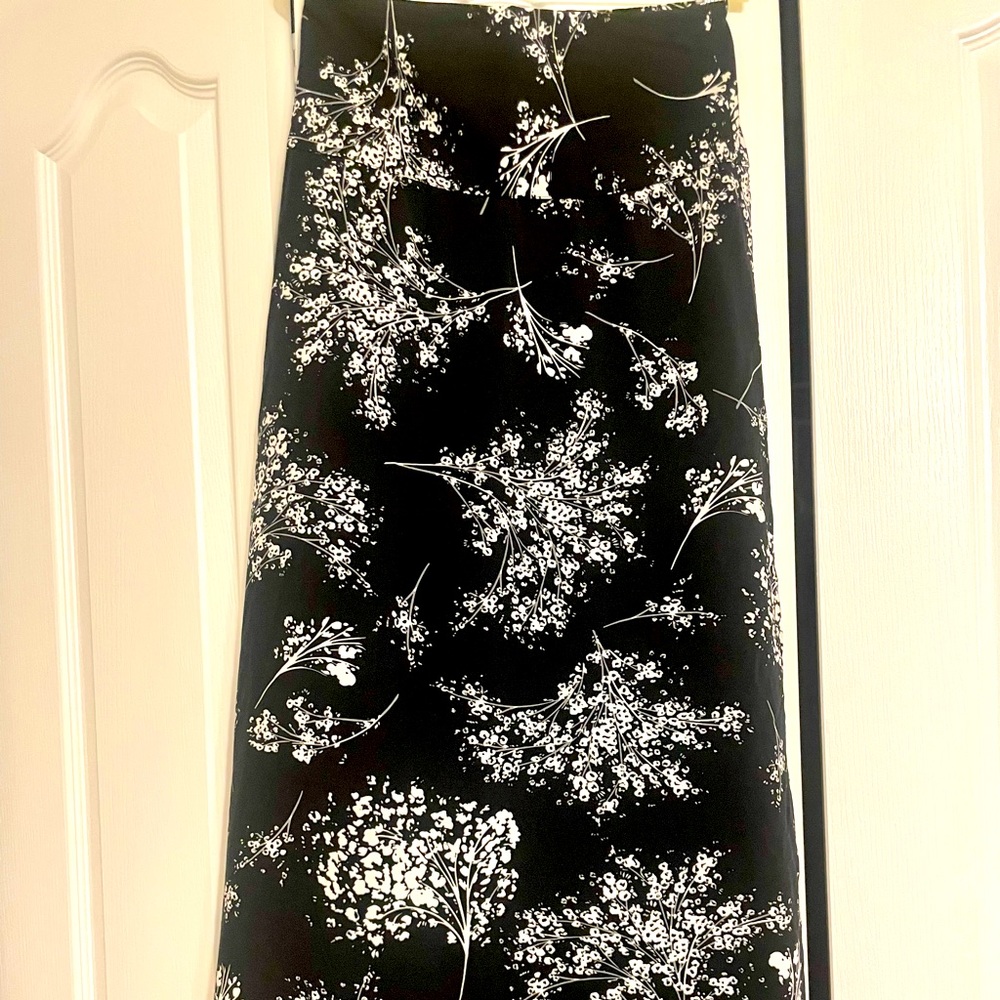 Long black flower skirt